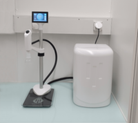 Shows the XXL tabletop dispenser that has an addition height of 15 cm compared to a standard tabletop dispenser. Makes it ideal to fill large containers with ultrapure or pure water going up to 10l.